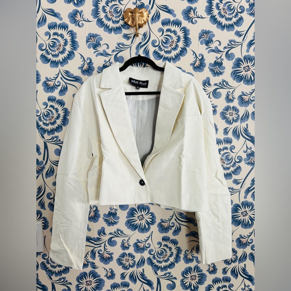 NWOT White Birch Black Label Creamy White Faux Leather Crop Jacket 2X